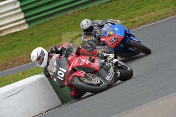 Mallory park Leicestershire;Mallory park photographs;Motorcycle action photographs;Trackday digital images;event digital images;eventdigitalimages;mallory park;no limits trackday;peter wileman photography;trackday;trackday photos