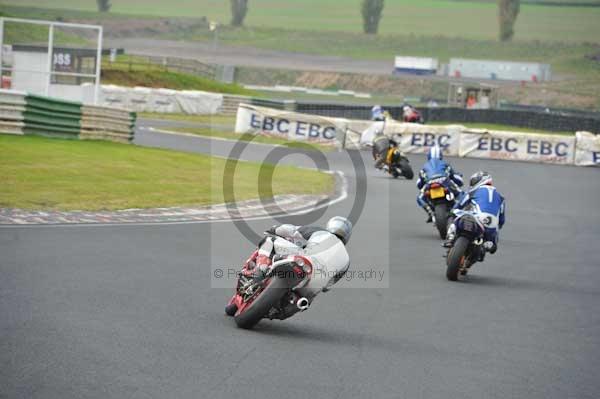 Mallory park Leicestershire;Mallory park photographs;Motorcycle action photographs;Trackday digital images;event digital images;eventdigitalimages;mallory park;no limits trackday;peter wileman photography;trackday;trackday photos