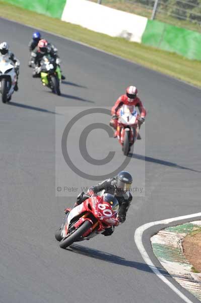 Mallory park Leicestershire;Mallory park photographs;Motorcycle action photographs;Trackday digital images;event digital images;eventdigitalimages;mallory park;no limits trackday;peter wileman photography;trackday;trackday photos