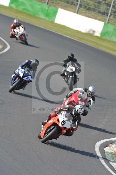 Mallory park Leicestershire;Mallory park photographs;Motorcycle action photographs;Trackday digital images;event digital images;eventdigitalimages;mallory park;no limits trackday;peter wileman photography;trackday;trackday photos