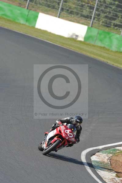 Mallory park Leicestershire;Mallory park photographs;Motorcycle action photographs;Trackday digital images;event digital images;eventdigitalimages;mallory park;no limits trackday;peter wileman photography;trackday;trackday photos