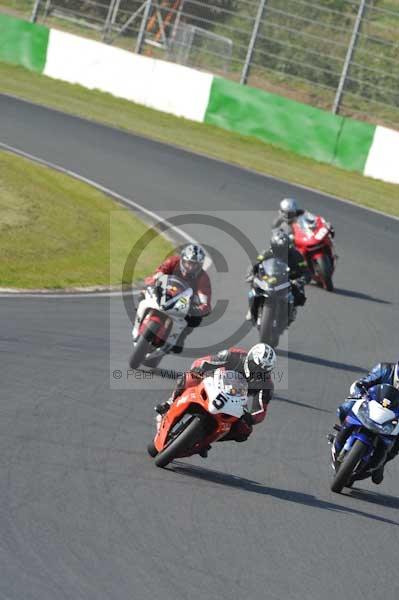 Mallory park Leicestershire;Mallory park photographs;Motorcycle action photographs;Trackday digital images;event digital images;eventdigitalimages;mallory park;no limits trackday;peter wileman photography;trackday;trackday photos