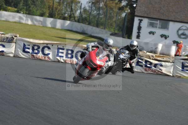 Mallory park Leicestershire;Mallory park photographs;Motorcycle action photographs;Trackday digital images;event digital images;eventdigitalimages;mallory park;no limits trackday;peter wileman photography;trackday;trackday photos