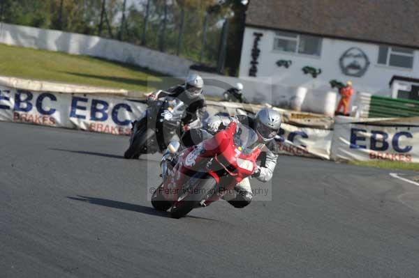 Mallory park Leicestershire;Mallory park photographs;Motorcycle action photographs;Trackday digital images;event digital images;eventdigitalimages;mallory park;no limits trackday;peter wileman photography;trackday;trackday photos