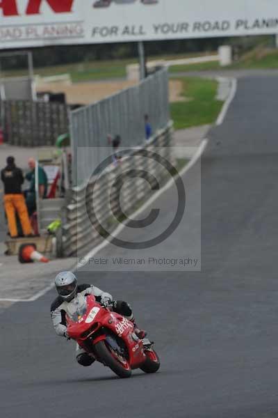 Mallory park Leicestershire;Mallory park photographs;Motorcycle action photographs;Trackday digital images;event digital images;eventdigitalimages;mallory park;no limits trackday;peter wileman photography;trackday;trackday photos