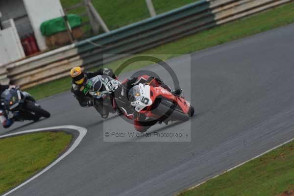 Mallory park Leicestershire;Mallory park photographs;Motorcycle action photographs;Trackday digital images;event digital images;eventdigitalimages;mallory park;no limits trackday;peter wileman photography;trackday;trackday photos