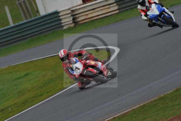 Mallory park Leicestershire;Mallory park photographs;Motorcycle action photographs;Trackday digital images;event digital images;eventdigitalimages;mallory park;no limits trackday;peter wileman photography;trackday;trackday photos