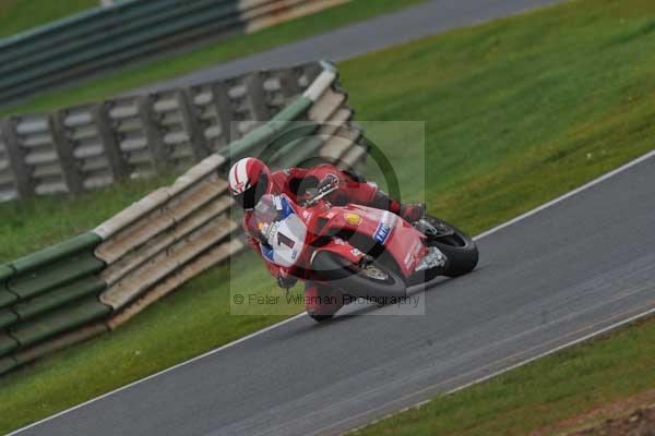 Mallory park Leicestershire;Mallory park photographs;Motorcycle action photographs;Trackday digital images;event digital images;eventdigitalimages;mallory park;no limits trackday;peter wileman photography;trackday;trackday photos