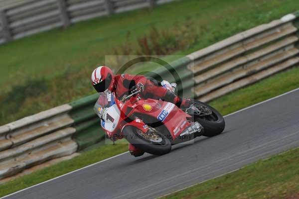 Mallory park Leicestershire;Mallory park photographs;Motorcycle action photographs;Trackday digital images;event digital images;eventdigitalimages;mallory park;no limits trackday;peter wileman photography;trackday;trackday photos