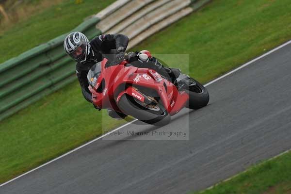 Mallory park Leicestershire;Mallory park photographs;Motorcycle action photographs;Trackday digital images;event digital images;eventdigitalimages;mallory park;no limits trackday;peter wileman photography;trackday;trackday photos