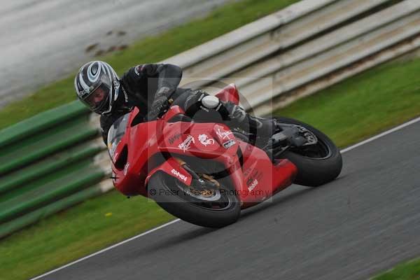 Mallory park Leicestershire;Mallory park photographs;Motorcycle action photographs;Trackday digital images;event digital images;eventdigitalimages;mallory park;no limits trackday;peter wileman photography;trackday;trackday photos