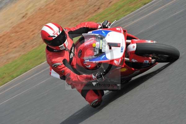 Mallory park Leicestershire;Mallory park photographs;Motorcycle action photographs;Trackday digital images;event digital images;eventdigitalimages;mallory park;no limits trackday;peter wileman photography;trackday;trackday photos