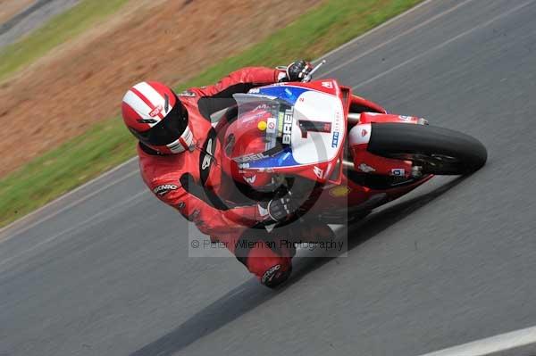 Mallory park Leicestershire;Mallory park photographs;Motorcycle action photographs;Trackday digital images;event digital images;eventdigitalimages;mallory park;no limits trackday;peter wileman photography;trackday;trackday photos