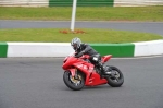 Mallory-park-Leicestershire;Mallory-park-photographs;Motorcycle-action-photographs;Trackday-digital-images;event-digital-images;eventdigitalimages;mallory-park;no-limits-trackday;peter-wileman-photography;trackday;trackday-photos