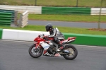 Mallory-park-Leicestershire;Mallory-park-photographs;Motorcycle-action-photographs;Trackday-digital-images;event-digital-images;eventdigitalimages;mallory-park;no-limits-trackday;peter-wileman-photography;trackday;trackday-photos