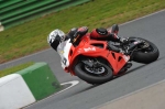 Mallory-park-Leicestershire;Mallory-park-photographs;Motorcycle-action-photographs;Trackday-digital-images;event-digital-images;eventdigitalimages;mallory-park;no-limits-trackday;peter-wileman-photography;trackday;trackday-photos