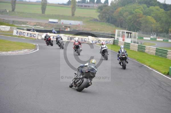 Mallory park Leicestershire;Mallory park photographs;Motorcycle action photographs;Trackday digital images;event digital images;eventdigitalimages;mallory park;no limits trackday;peter wileman photography;trackday;trackday photos