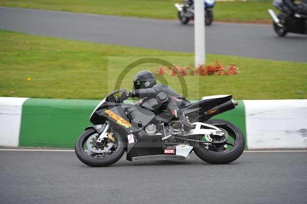 Mallory park Leicestershire;Mallory park photographs;Motorcycle action photographs;Trackday digital images;event digital images;eventdigitalimages;mallory park;no limits trackday;peter wileman photography;trackday;trackday photos