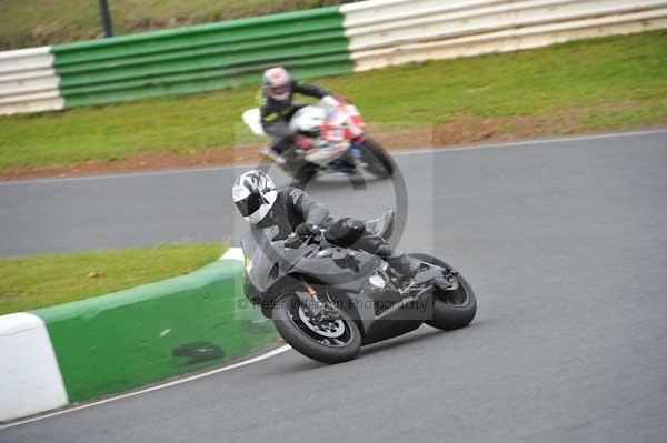 Mallory park Leicestershire;Mallory park photographs;Motorcycle action photographs;Trackday digital images;event digital images;eventdigitalimages;mallory park;no limits trackday;peter wileman photography;trackday;trackday photos