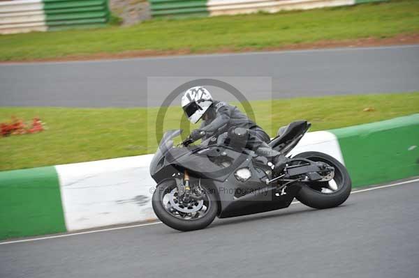 Mallory park Leicestershire;Mallory park photographs;Motorcycle action photographs;Trackday digital images;event digital images;eventdigitalimages;mallory park;no limits trackday;peter wileman photography;trackday;trackday photos