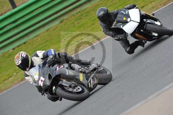 Mallory park Leicestershire;Mallory park photographs;Motorcycle action photographs;Trackday digital images;event digital images;eventdigitalimages;mallory park;no limits trackday;peter wileman photography;trackday;trackday photos