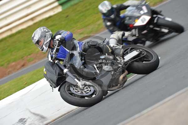 Mallory park Leicestershire;Mallory park photographs;Motorcycle action photographs;Trackday digital images;event digital images;eventdigitalimages;mallory park;no limits trackday;peter wileman photography;trackday;trackday photos