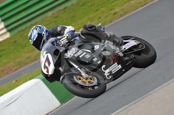 Mallory park Leicestershire;Mallory park photographs;Motorcycle action photographs;Trackday digital images;event digital images;eventdigitalimages;mallory park;no limits trackday;peter wileman photography;trackday;trackday photos