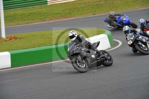 Mallory park Leicestershire;Mallory park photographs;Motorcycle action photographs;Trackday digital images;event digital images;eventdigitalimages;mallory park;no limits trackday;peter wileman photography;trackday;trackday photos