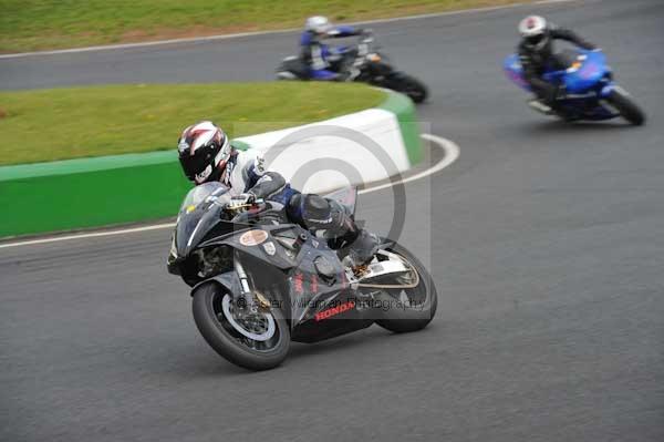 Mallory park Leicestershire;Mallory park photographs;Motorcycle action photographs;Trackday digital images;event digital images;eventdigitalimages;mallory park;no limits trackday;peter wileman photography;trackday;trackday photos