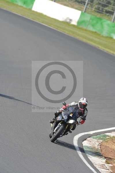 Mallory park Leicestershire;Mallory park photographs;Motorcycle action photographs;Trackday digital images;event digital images;eventdigitalimages;mallory park;no limits trackday;peter wileman photography;trackday;trackday photos