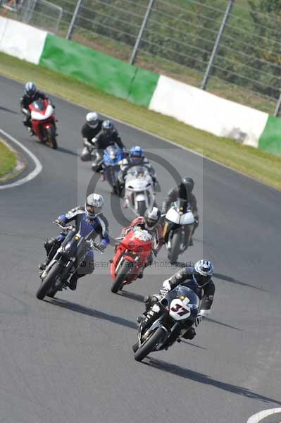 Mallory park Leicestershire;Mallory park photographs;Motorcycle action photographs;Trackday digital images;event digital images;eventdigitalimages;mallory park;no limits trackday;peter wileman photography;trackday;trackday photos