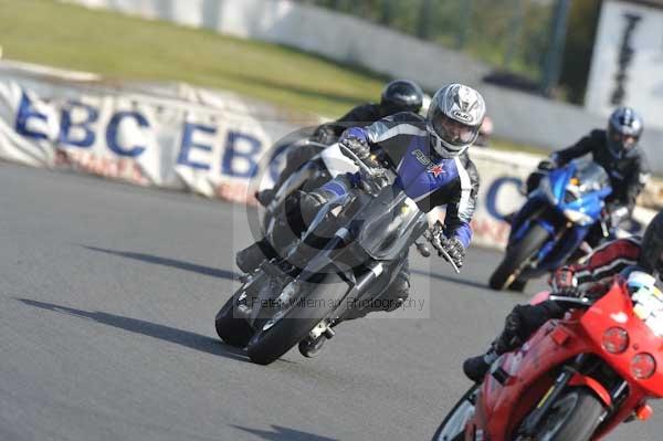 Mallory park Leicestershire;Mallory park photographs;Motorcycle action photographs;Trackday digital images;event digital images;eventdigitalimages;mallory park;no limits trackday;peter wileman photography;trackday;trackday photos