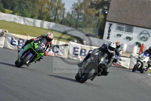 Mallory park Leicestershire;Mallory park photographs;Motorcycle action photographs;Trackday digital images;event digital images;eventdigitalimages;mallory park;no limits trackday;peter wileman photography;trackday;trackday photos