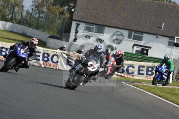 Mallory park Leicestershire;Mallory park photographs;Motorcycle action photographs;Trackday digital images;event digital images;eventdigitalimages;mallory park;no limits trackday;peter wileman photography;trackday;trackday photos