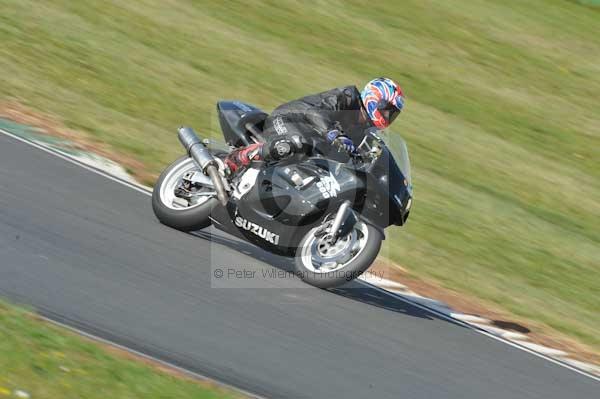 Mallory park Leicestershire;Mallory park photographs;Motorcycle action photographs;Trackday digital images;event digital images;eventdigitalimages;mallory park;no limits trackday;peter wileman photography;trackday;trackday photos