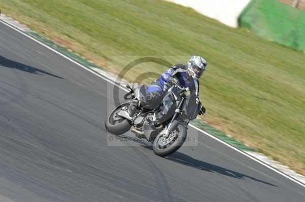 Mallory park Leicestershire;Mallory park photographs;Motorcycle action photographs;Trackday digital images;event digital images;eventdigitalimages;mallory park;no limits trackday;peter wileman photography;trackday;trackday photos