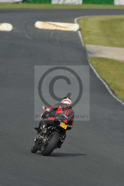 Mallory park Leicestershire;Mallory park photographs;Motorcycle action photographs;Trackday digital images;event digital images;eventdigitalimages;mallory park;no limits trackday;peter wileman photography;trackday;trackday photos