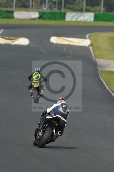 Mallory park Leicestershire;Mallory park photographs;Motorcycle action photographs;Trackday digital images;event digital images;eventdigitalimages;mallory park;no limits trackday;peter wileman photography;trackday;trackday photos