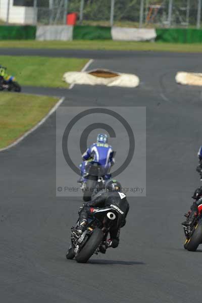 Mallory park Leicestershire;Mallory park photographs;Motorcycle action photographs;Trackday digital images;event digital images;eventdigitalimages;mallory park;no limits trackday;peter wileman photography;trackday;trackday photos