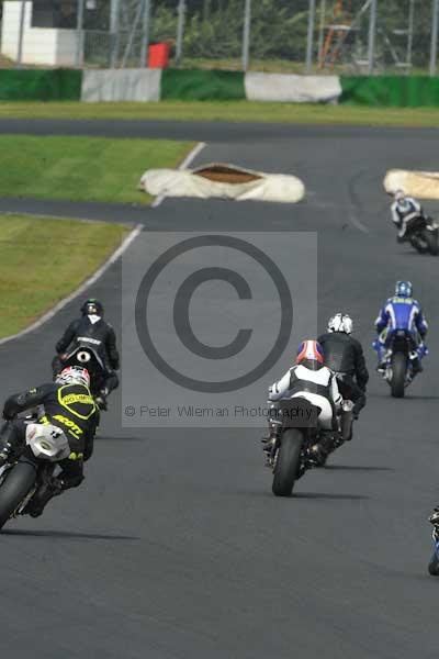 Mallory park Leicestershire;Mallory park photographs;Motorcycle action photographs;Trackday digital images;event digital images;eventdigitalimages;mallory park;no limits trackday;peter wileman photography;trackday;trackday photos