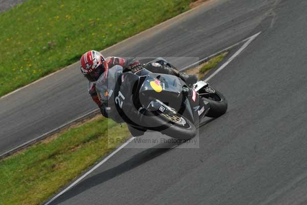 Mallory park Leicestershire;Mallory park photographs;Motorcycle action photographs;Trackday digital images;event digital images;eventdigitalimages;mallory park;no limits trackday;peter wileman photography;trackday;trackday photos