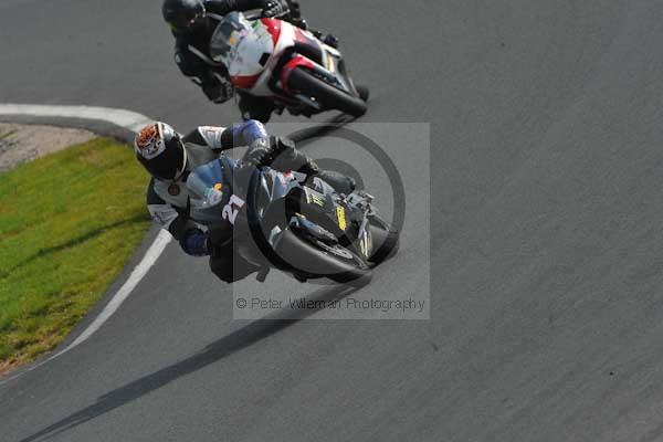 Mallory park Leicestershire;Mallory park photographs;Motorcycle action photographs;Trackday digital images;event digital images;eventdigitalimages;mallory park;no limits trackday;peter wileman photography;trackday;trackday photos