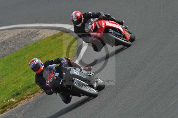 Mallory park Leicestershire;Mallory park photographs;Motorcycle action photographs;Trackday digital images;event digital images;eventdigitalimages;mallory park;no limits trackday;peter wileman photography;trackday;trackday photos