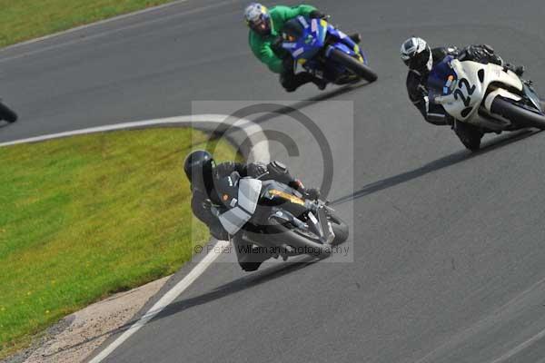 Mallory park Leicestershire;Mallory park photographs;Motorcycle action photographs;Trackday digital images;event digital images;eventdigitalimages;mallory park;no limits trackday;peter wileman photography;trackday;trackday photos