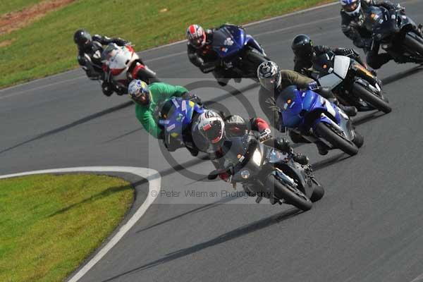 Mallory park Leicestershire;Mallory park photographs;Motorcycle action photographs;Trackday digital images;event digital images;eventdigitalimages;mallory park;no limits trackday;peter wileman photography;trackday;trackday photos