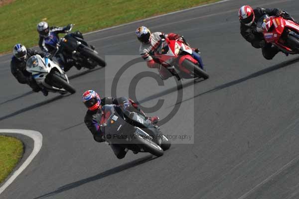 Mallory park Leicestershire;Mallory park photographs;Motorcycle action photographs;Trackday digital images;event digital images;eventdigitalimages;mallory park;no limits trackday;peter wileman photography;trackday;trackday photos