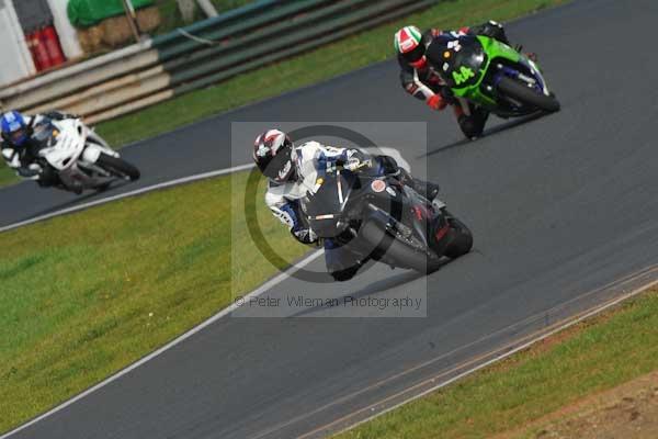 Mallory park Leicestershire;Mallory park photographs;Motorcycle action photographs;Trackday digital images;event digital images;eventdigitalimages;mallory park;no limits trackday;peter wileman photography;trackday;trackday photos