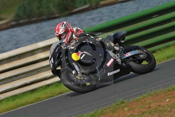 Mallory park Leicestershire;Mallory park photographs;Motorcycle action photographs;Trackday digital images;event digital images;eventdigitalimages;mallory park;no limits trackday;peter wileman photography;trackday;trackday photos