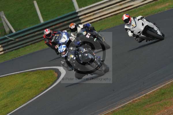 Mallory park Leicestershire;Mallory park photographs;Motorcycle action photographs;Trackday digital images;event digital images;eventdigitalimages;mallory park;no limits trackday;peter wileman photography;trackday;trackday photos