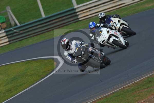 Mallory park Leicestershire;Mallory park photographs;Motorcycle action photographs;Trackday digital images;event digital images;eventdigitalimages;mallory park;no limits trackday;peter wileman photography;trackday;trackday photos